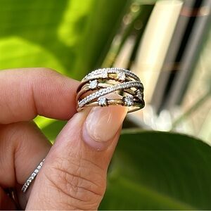 5 band crossover ring with 1.20 ct natural diamonds